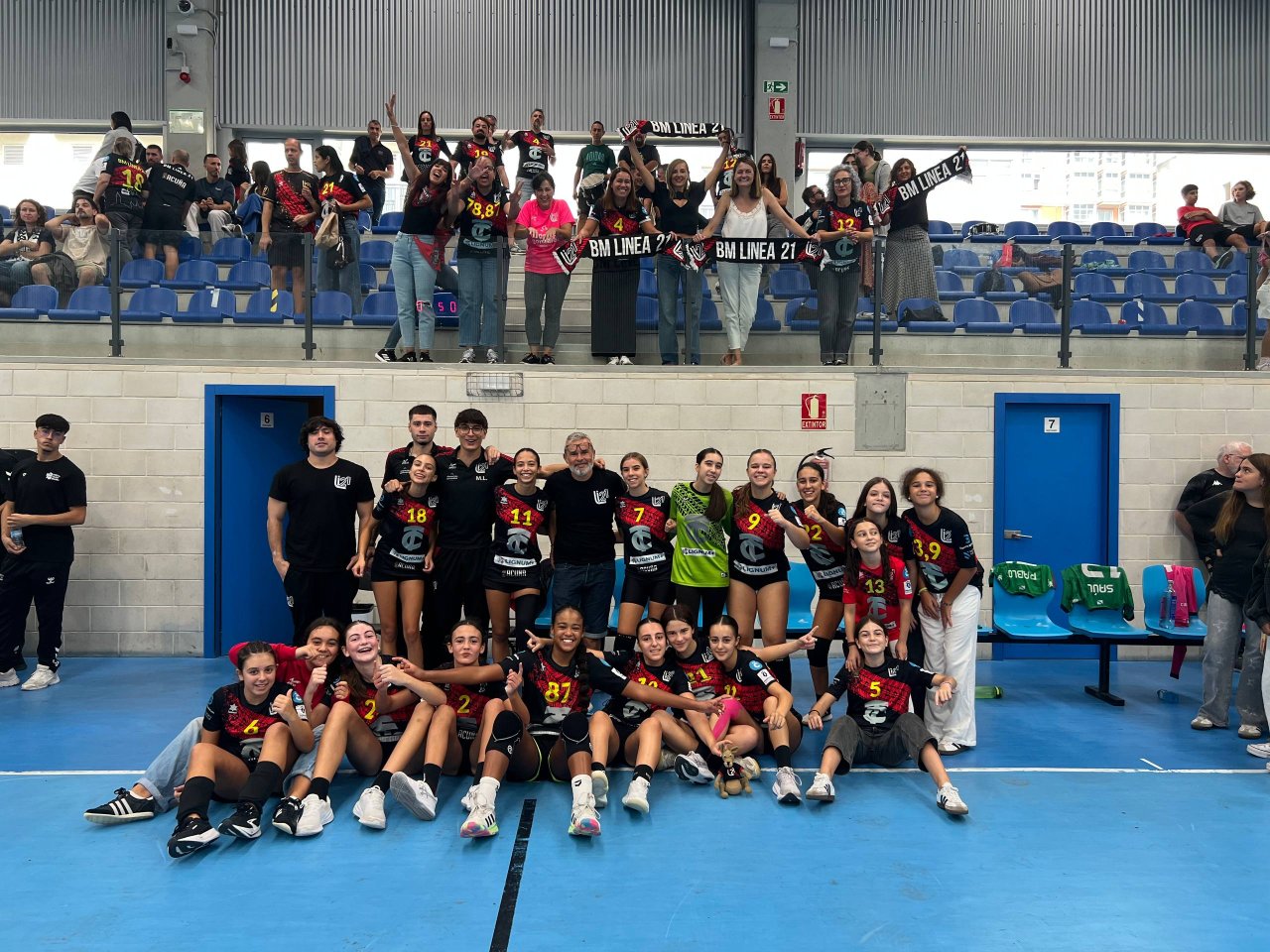 Bm Linea21 Mi Barrio Vs Sanxenxo Balonman – Dislausa
